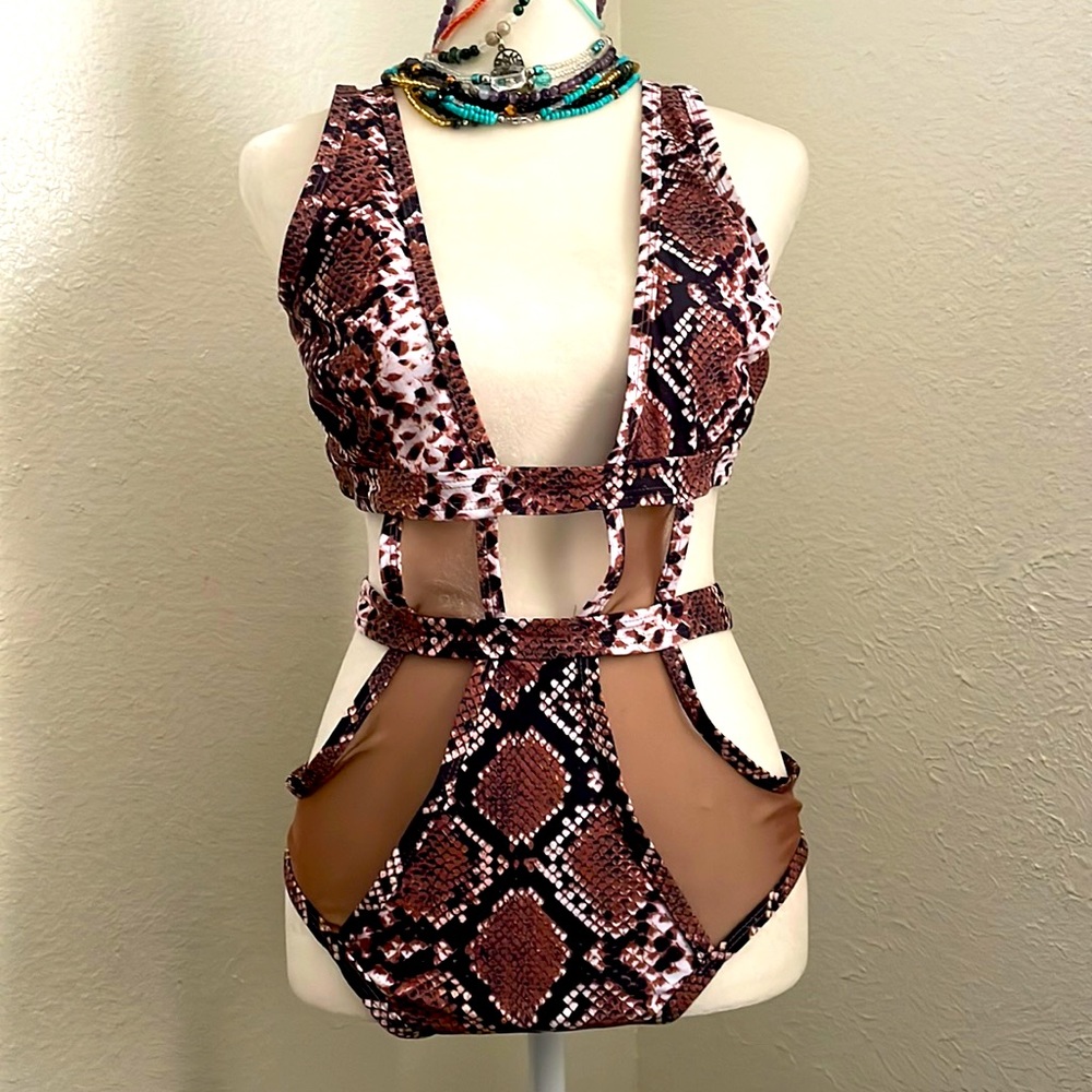 NWOT MATTE Collection Snake print One piece Swimsuit XL
